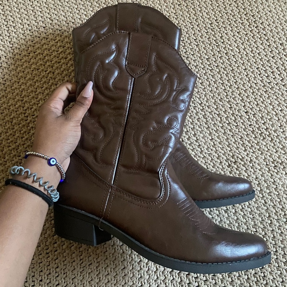 Rampage Women’s Brown Cowboy Boot. Size 8